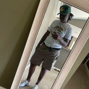 Meet your Posher, Dee